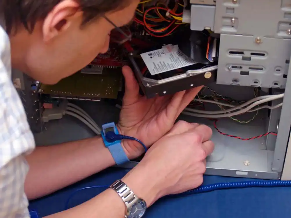 Замена и установка HDD в Архангельском